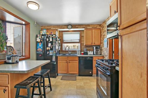 3912 8 Ave, Kenosha WI 53158-5409 exterior