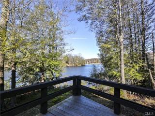 66 Carol St, Danbury, CT 06810-8313