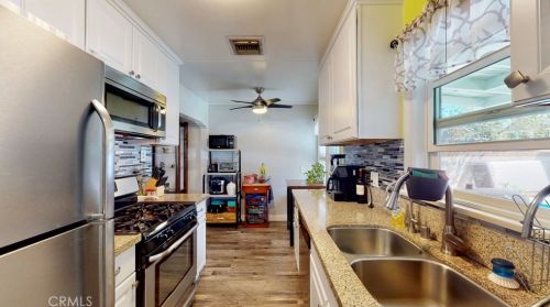 44420 Date Ave, Lancaster CA 93534-3512 exterior