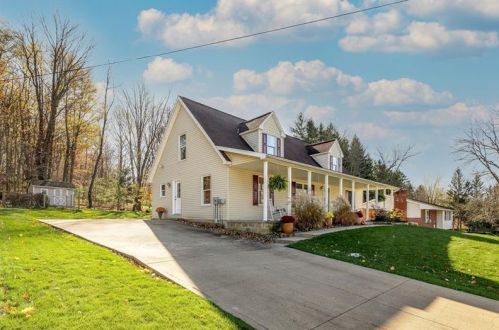 114 Parklane Dr, Slippery Rock, PA 16057-1132