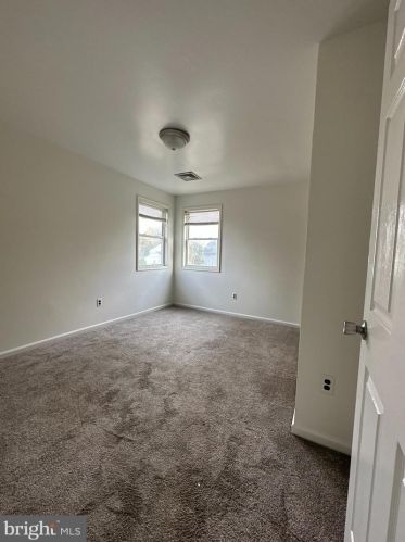 402 Division St, Riverton NJ  08077-2146 exterior