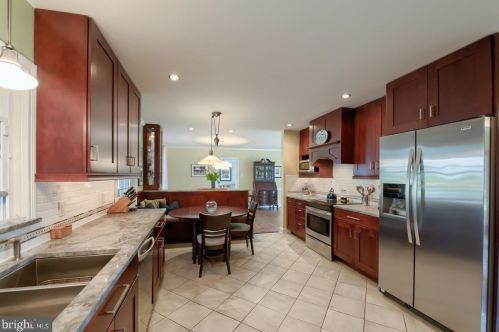 2001 Beechwood Dr, Wilmington DE  19810-4356 exterior