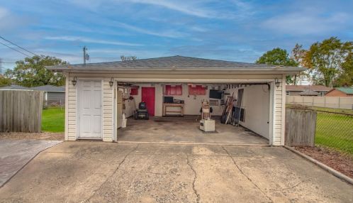 1102 Dekalb St, Hobart, IN 46342-5828
