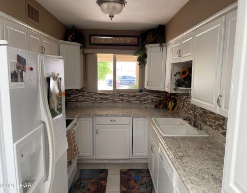 2121 Sahara Dr, Lake Havasu City, AZ 86403-2936