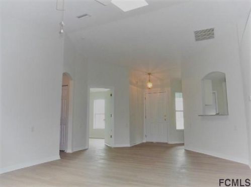 30 Feling Ln, Palm Coast, FL 32137-9252