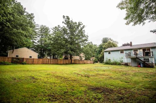 9 Mulberry Rd, Salem NH  03079-3801 exterior