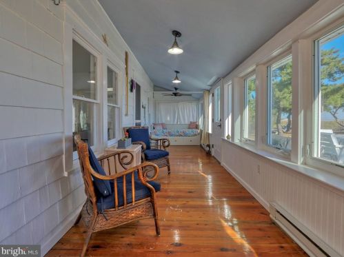 425 Bay Ave, Slaughter Beach DE  19963-4913 exterior