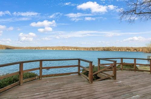 173 Deepwood Dr, Amston, CT 06231-1711