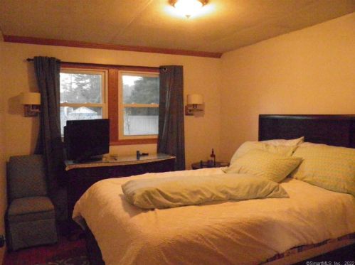 21 Humes Rd, Killingly CT  06241-1226 exterior