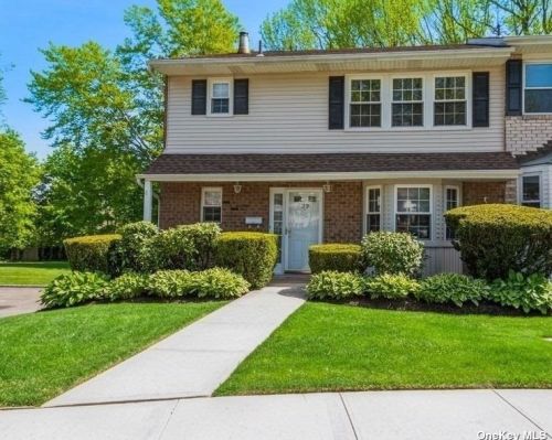 23 Manors Dr, Muttontown, NY 11753-1729