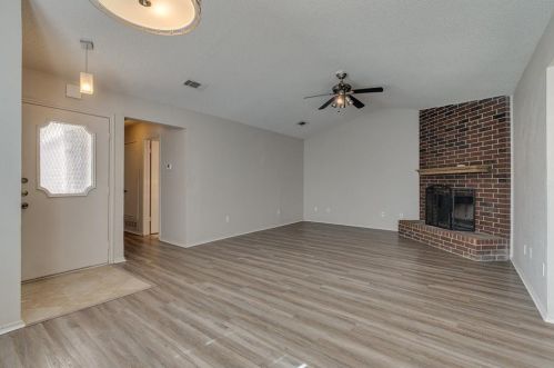 2825 Springhaven Ct, Bedford TX  76021-4206 exterior