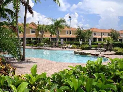 7661 Bristol Cir, Naples FL  34120-0690 exterior
