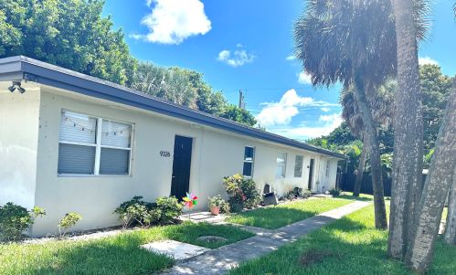 9326 Sunrise Dr, West Palm Beach, FL 33403-1079