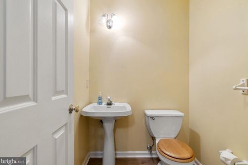 617 Grand Ave, Pittsburgh PA  19083-3224 exterior