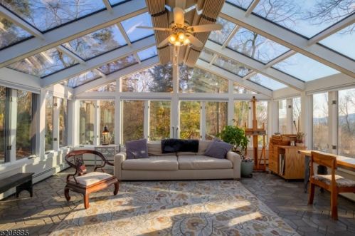 22 Crag Pl, Skyline Lakes NJ  07456-1814 exterior