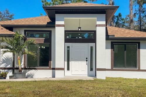 919 Broad St, Lehigh Acres, FL 33974-9662