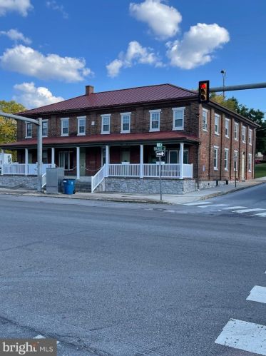 2569 Walnut St, Harrisburg, PA 17103-1760