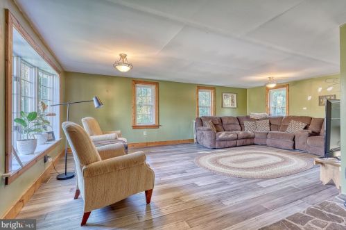 7455 Hillside Dr, Spring Grove PA  17362-8555 exterior