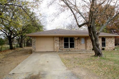 601 Mary St, Aubrey, TX 76227-5516