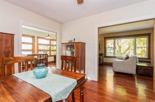 391 Kings Hwy, Valley Cottage NY 10989-1527 exterior