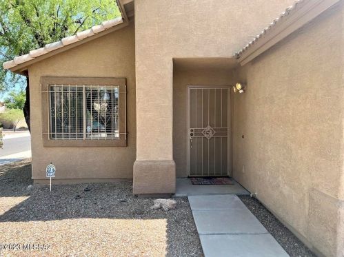 857 Clear River St, Tucson, AZ 85704-2453