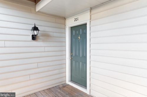 9234 Cardinal Forest Ln, Lorton, VA 22079-2883