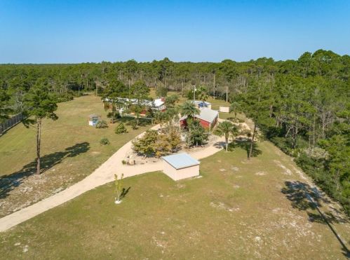 188 Woodill Rd, Carrabelle, FL 32322-2047