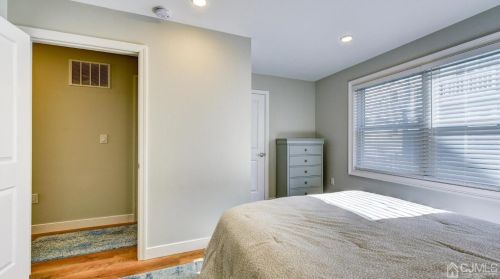 5 Fort Ave, Pelican Island NJ  08751-1512 exterior