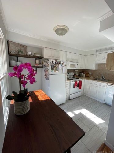 279 Bridge St, Stamford, CT 06905-4447