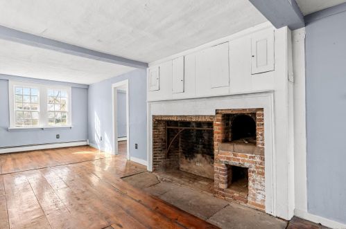 712 Main St, South Glastonbury, CT 06073-2213