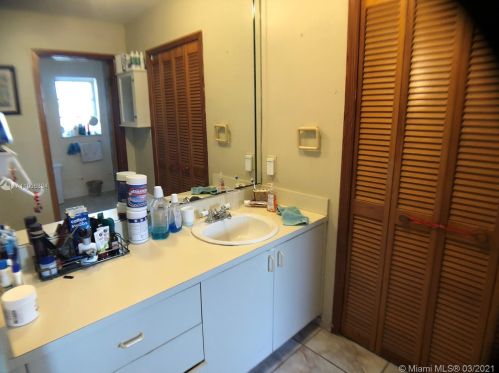 14337 100 Ln, Miami FL  33186-6962 exterior