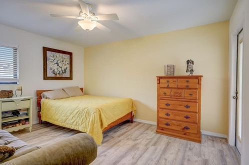 230 43rd Ter, Cape Coral FL  33904-8425 exterior