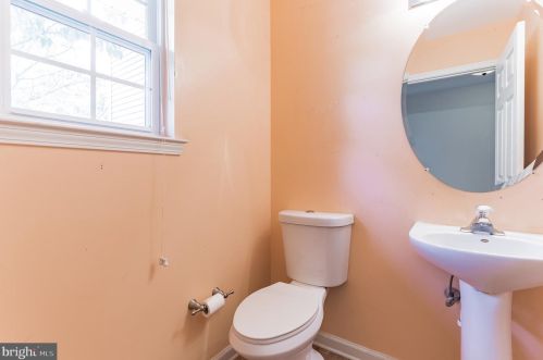 45 Simons Way, Huntingdon Valley, PA 19006-4248