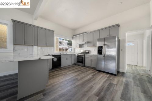 1202 51st Ave, Oakland, CA 94601-5602