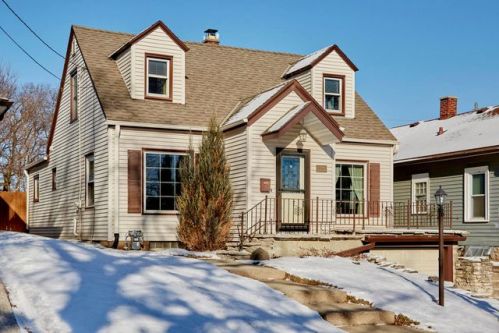 1232 Buena Vista Ave, Waukesha, WI 53188-3857