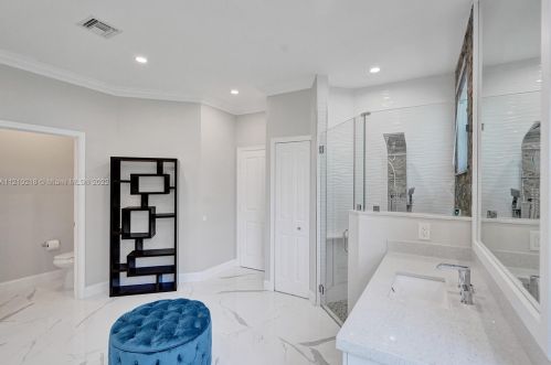 3821 185th Ave, Hollywood FL  33029-2712 exterior