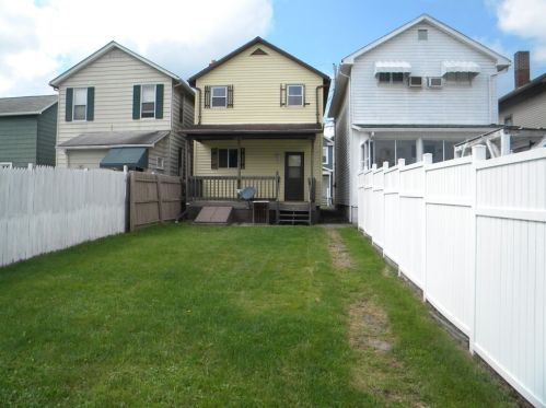 219 Loyalhanna Ave, Latrobe, PA 15650-1725