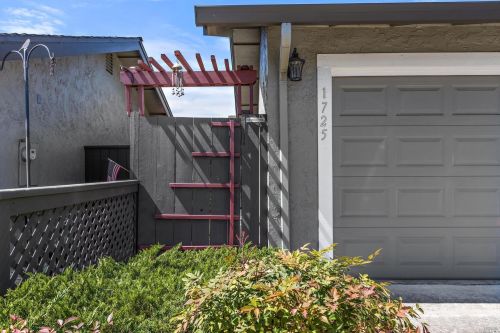 1725 Lindo St, Benicia, CA 94510-2341