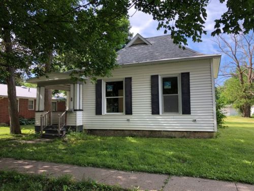 57 Filmore St, Winterset, IA 50273-1134