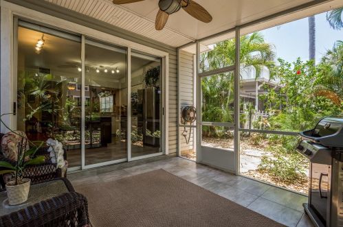 553 Vista Trail Ct, Palm Harbor FL  34683-5260 exterior