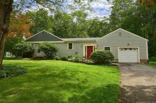 65 Tolland Rd, Manchester, CT 06043-7320