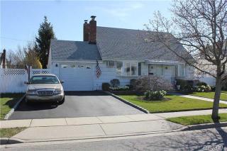 185 Cottage Blvd, Hicksville NY  11801-5947 exterior