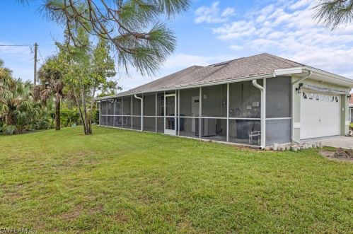 2704 9th St, Lehigh Acres, FL 33976-3106