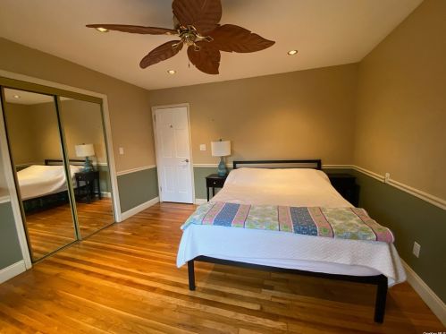 35 Lieper St, Huntington Station NY 11746-3836 exterior