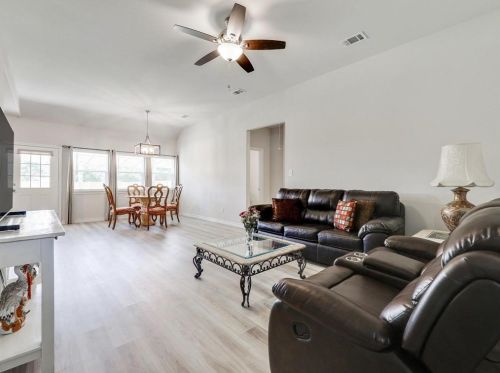 3429 Shelby Ave, Greenville TX  75402-6152 exterior