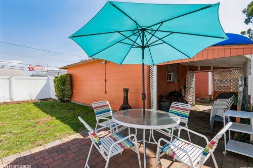 835 Washington Ave, Westbury NY  11590-6013 exterior