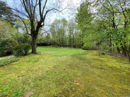 6 Fairlawn Pkwy, Rye Brook NY  10573-1017 exterior