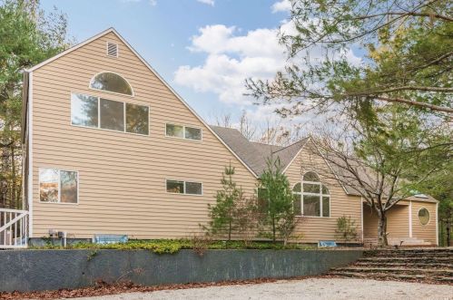 14 Timber Ln, East Hampton, NY 11937-5145