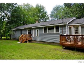 147 Rutsonville Rd, Wallkill, NY 12589-3237