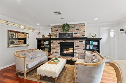 6289 Killdee St, Long Beach, CA 90808-3908